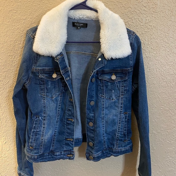 Jean jacket - Picture 1 of 3